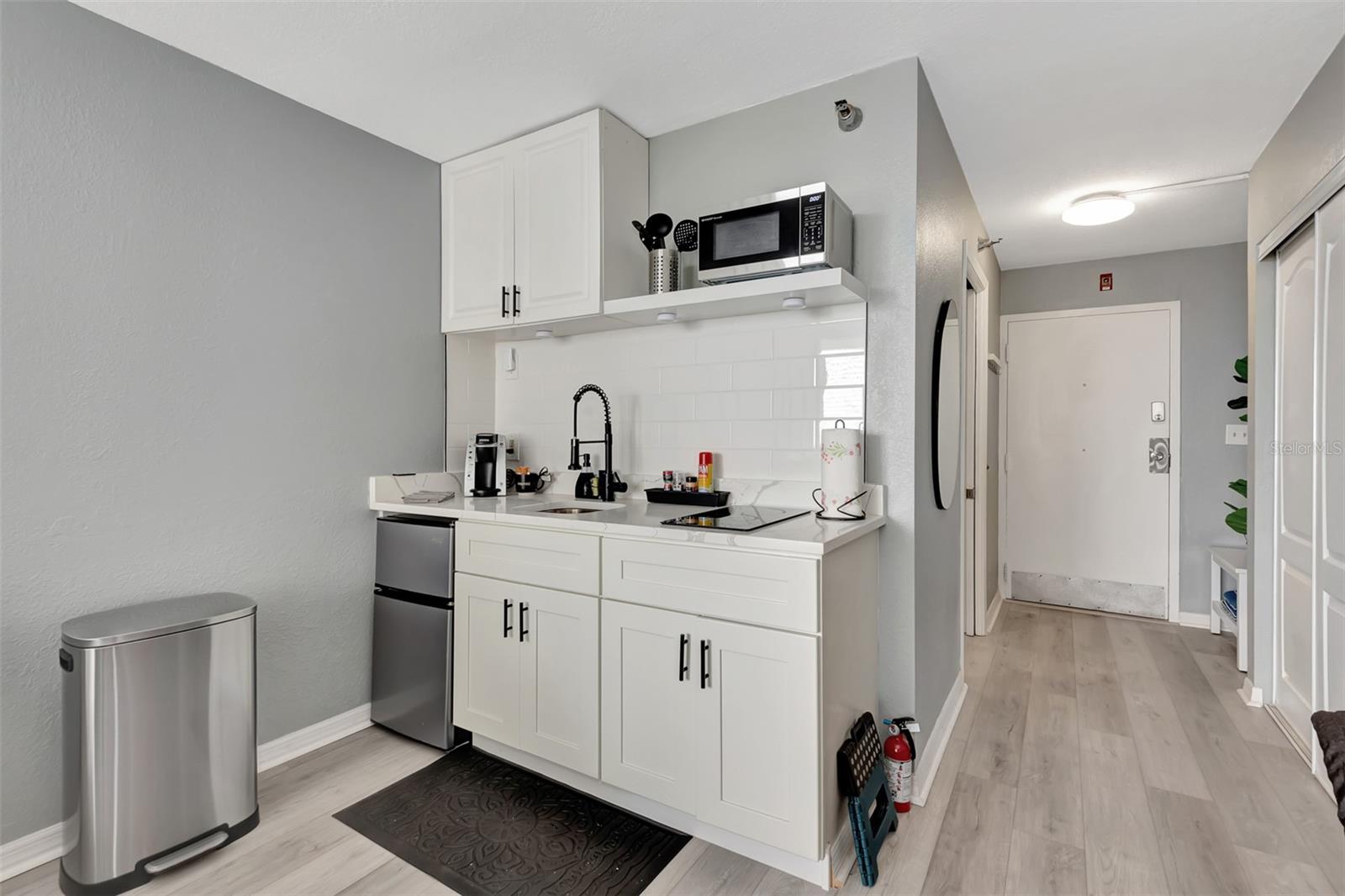 CASTAWAY BEACH RESORT CONDO - Residential