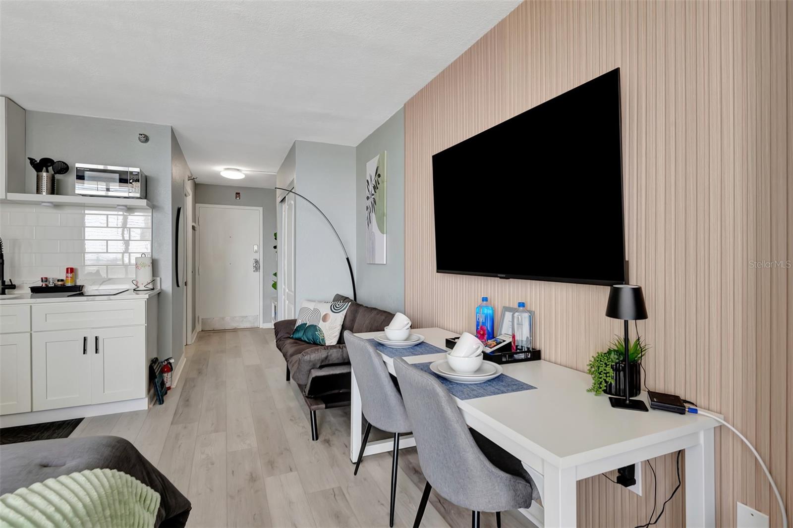 CASTAWAY BEACH RESORT CONDO - Residential