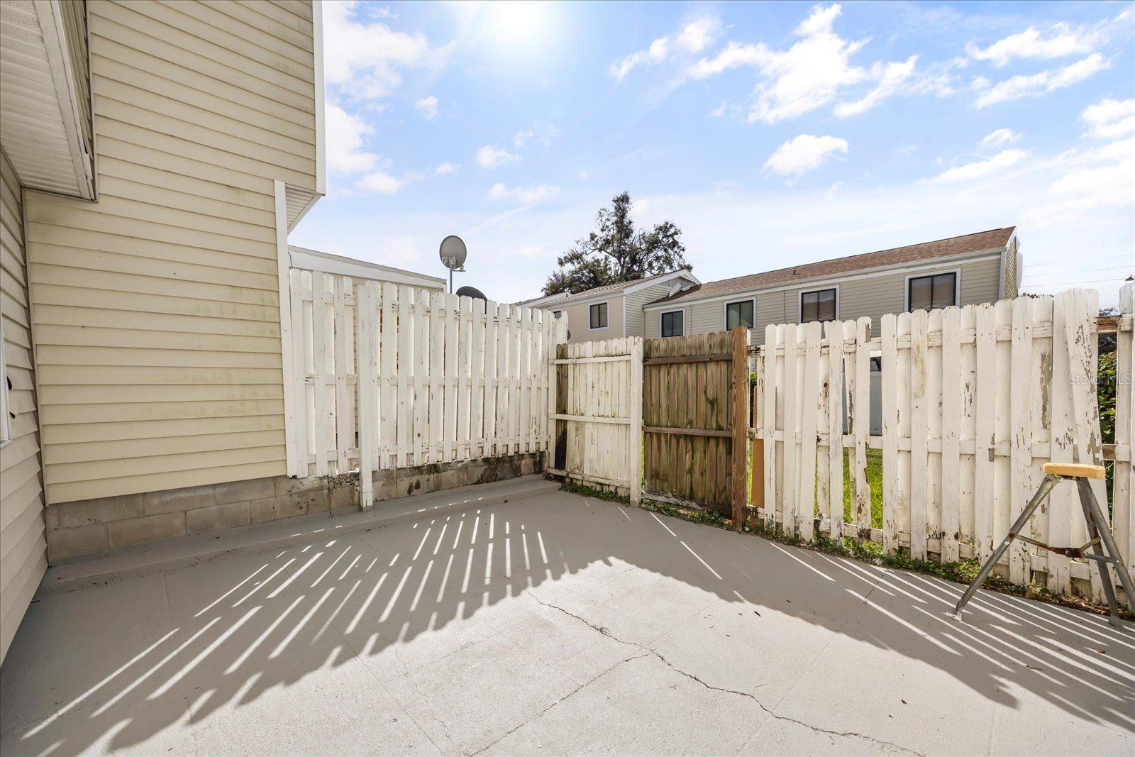 ALTAMONTE HEIGHTS - Residential Lease