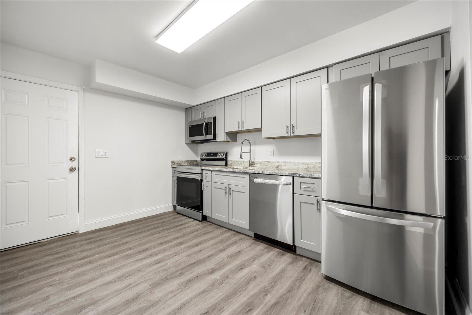 ALTAMONTE HEIGHTS - Residential Lease