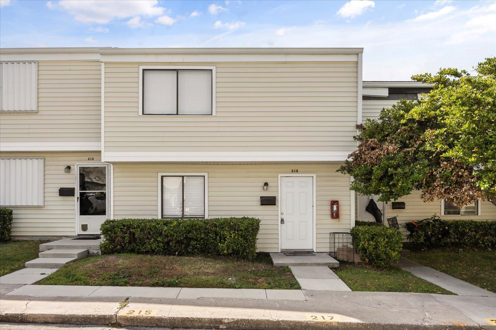 ALTAMONTE HEIGHTS - Residential Lease
