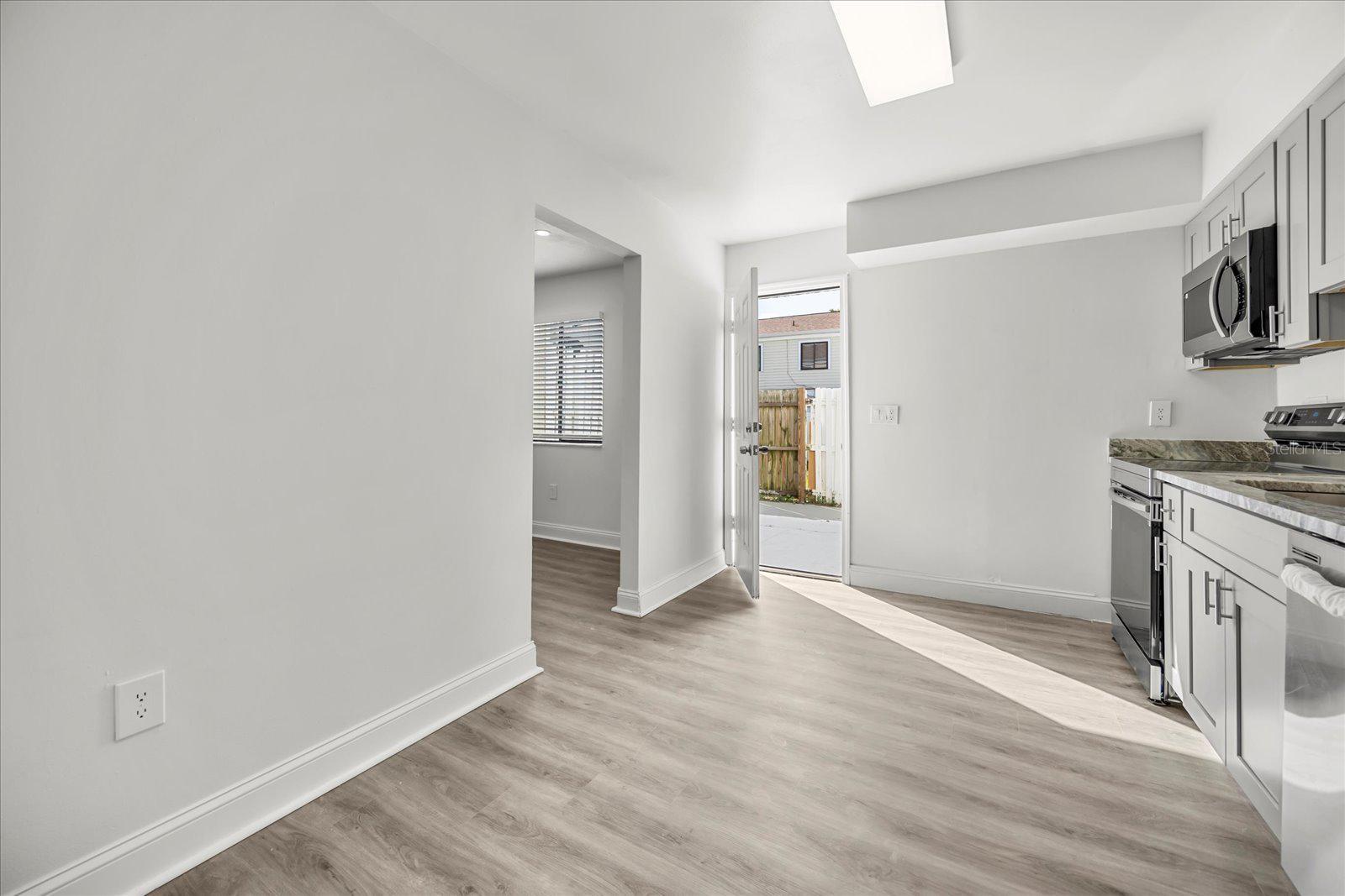 ALTAMONTE HEIGHTS - Residential Lease