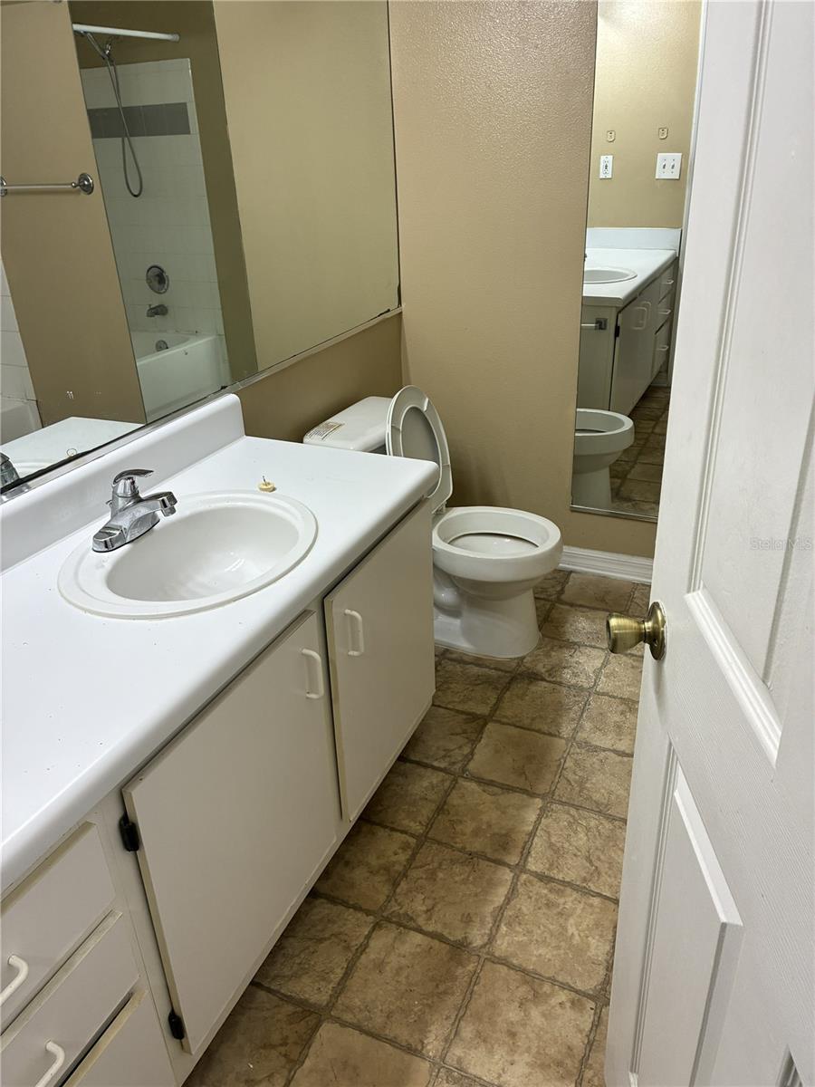 THE PINNACLE AT CARROLLWOOD A - Residential