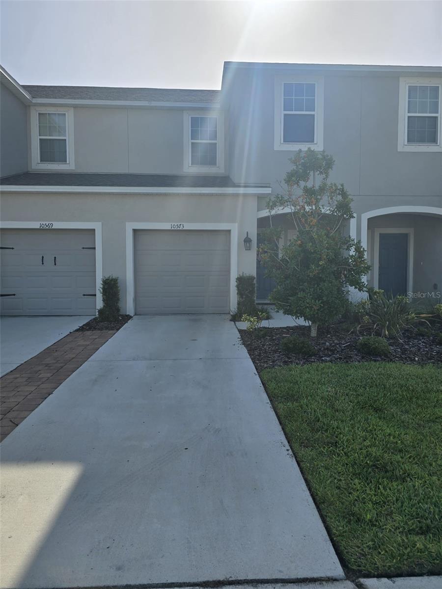 10573 OAKSIDE DRIVE