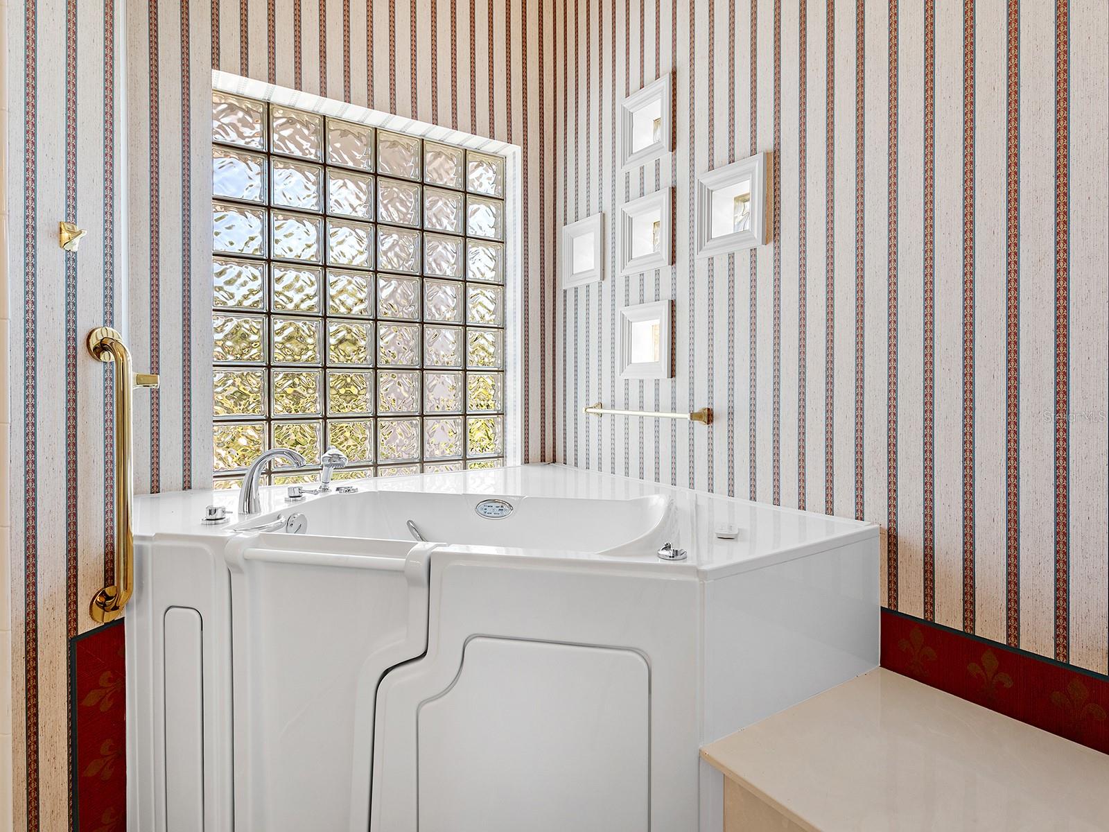 LYNWOOD GLEN - Residential