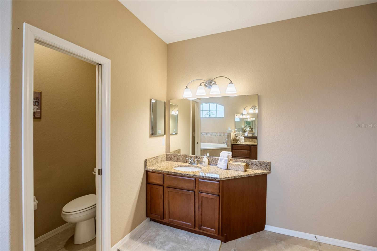 HARTFORD ESTATES - Residential