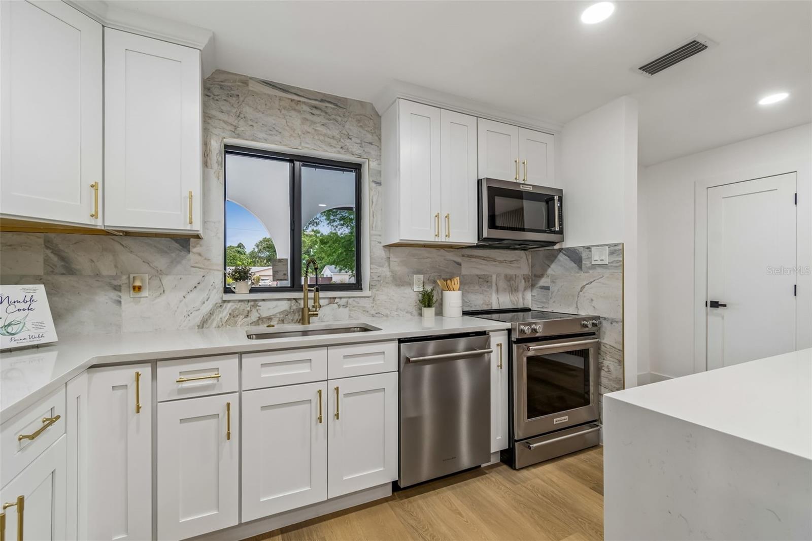 LAKEWOOD ESTATES SEC D - Residential