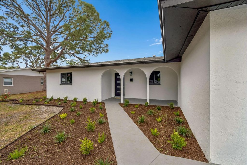 Photo of 2550 Gomaz Way S, St Petersburg, FL 33712 (MLS # TB8501547)