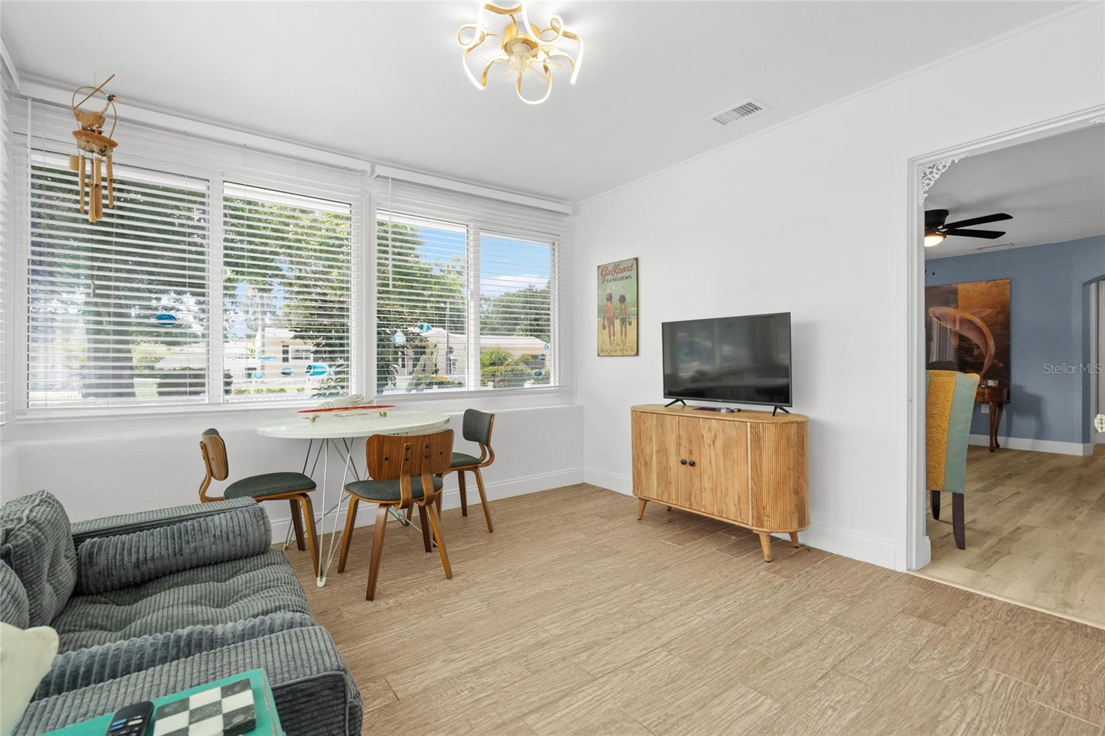 78BURNS F J REALTY COS REV - Residential