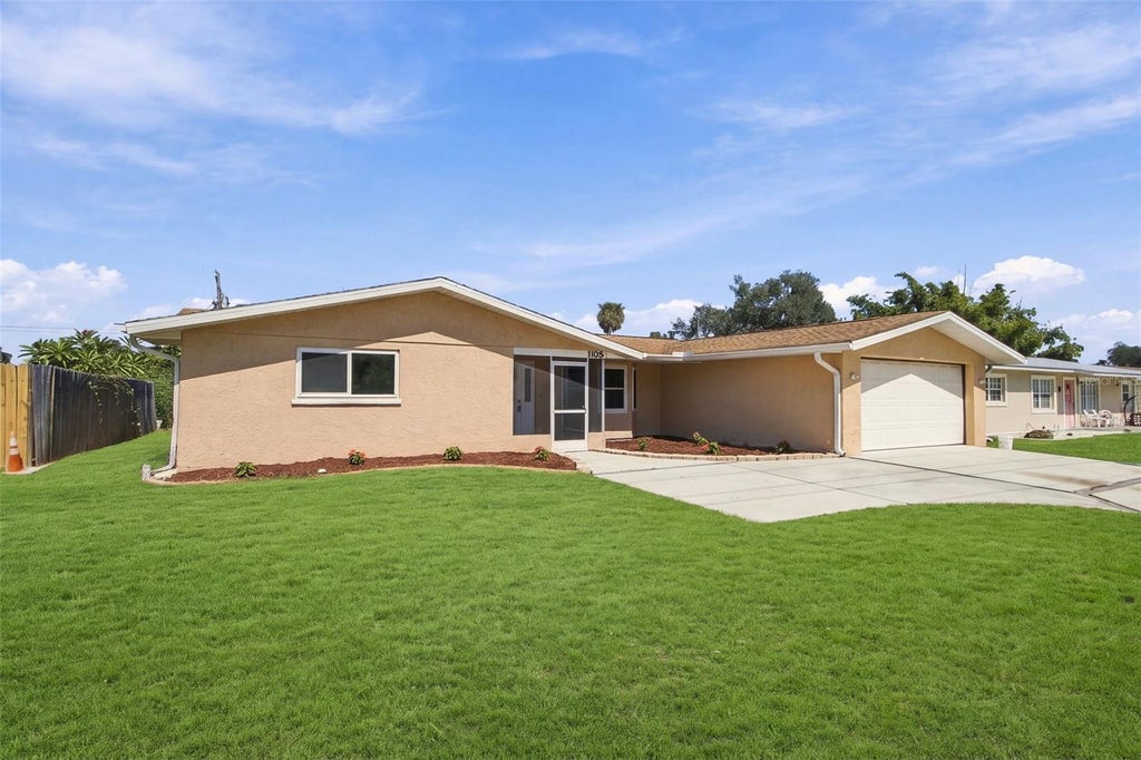 Photo of 1105 Gulf Coast Boulevard, Venice, FL 34285 (MLS # C7531843)