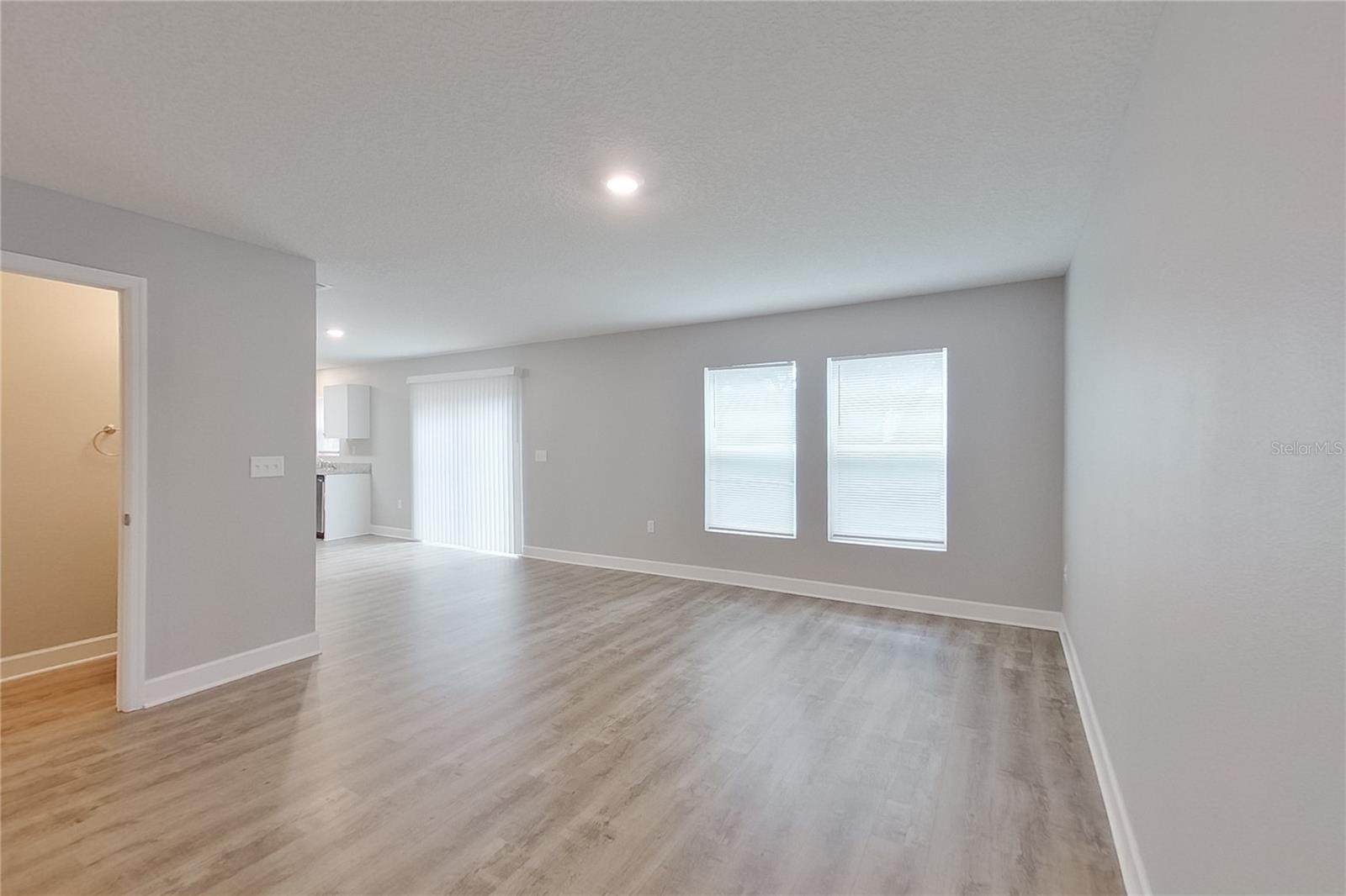 CITRUS SPGS UNIT 21 - Residential Lease