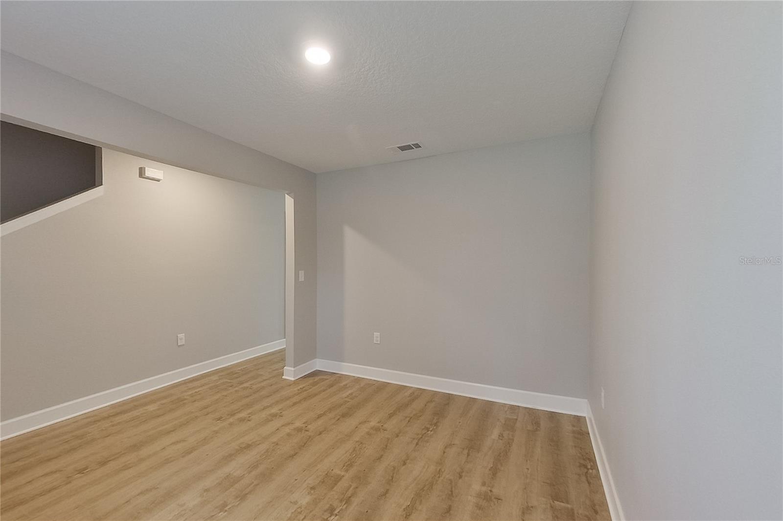 CITRUS SPGS UNIT 21 - Residential Lease