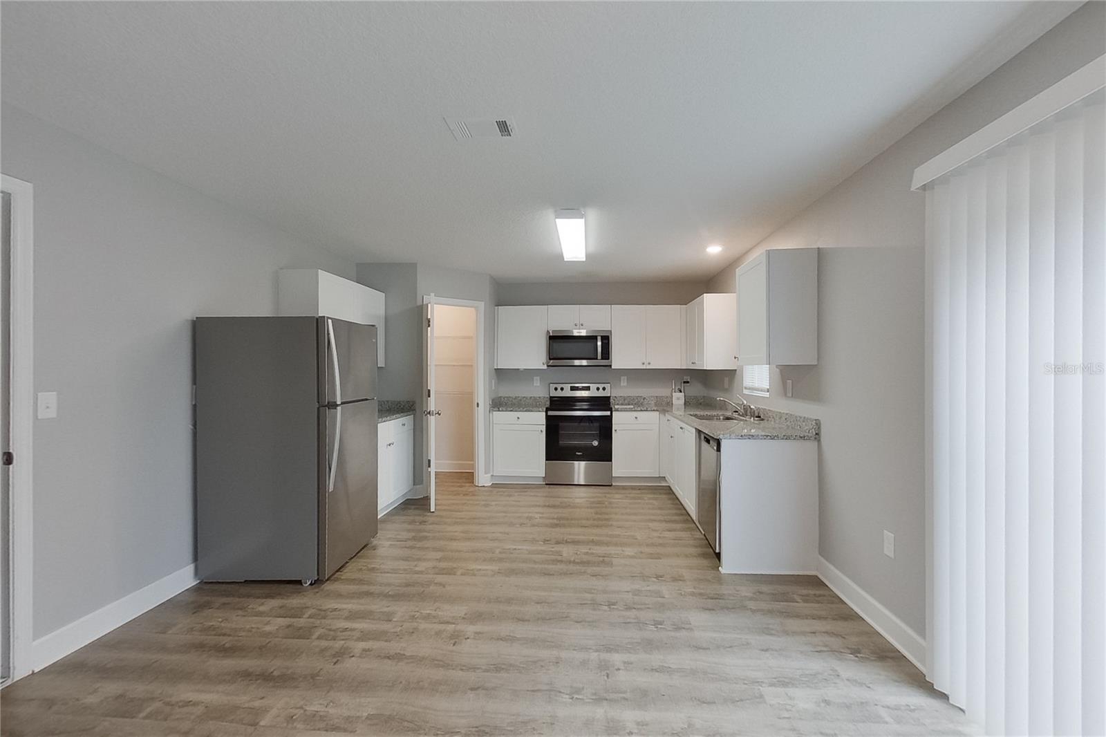 CITRUS SPGS UNIT 21 - Residential Lease