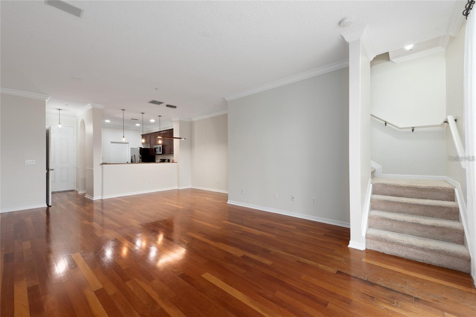 VILLA CAPRI/METROWEST - Residential