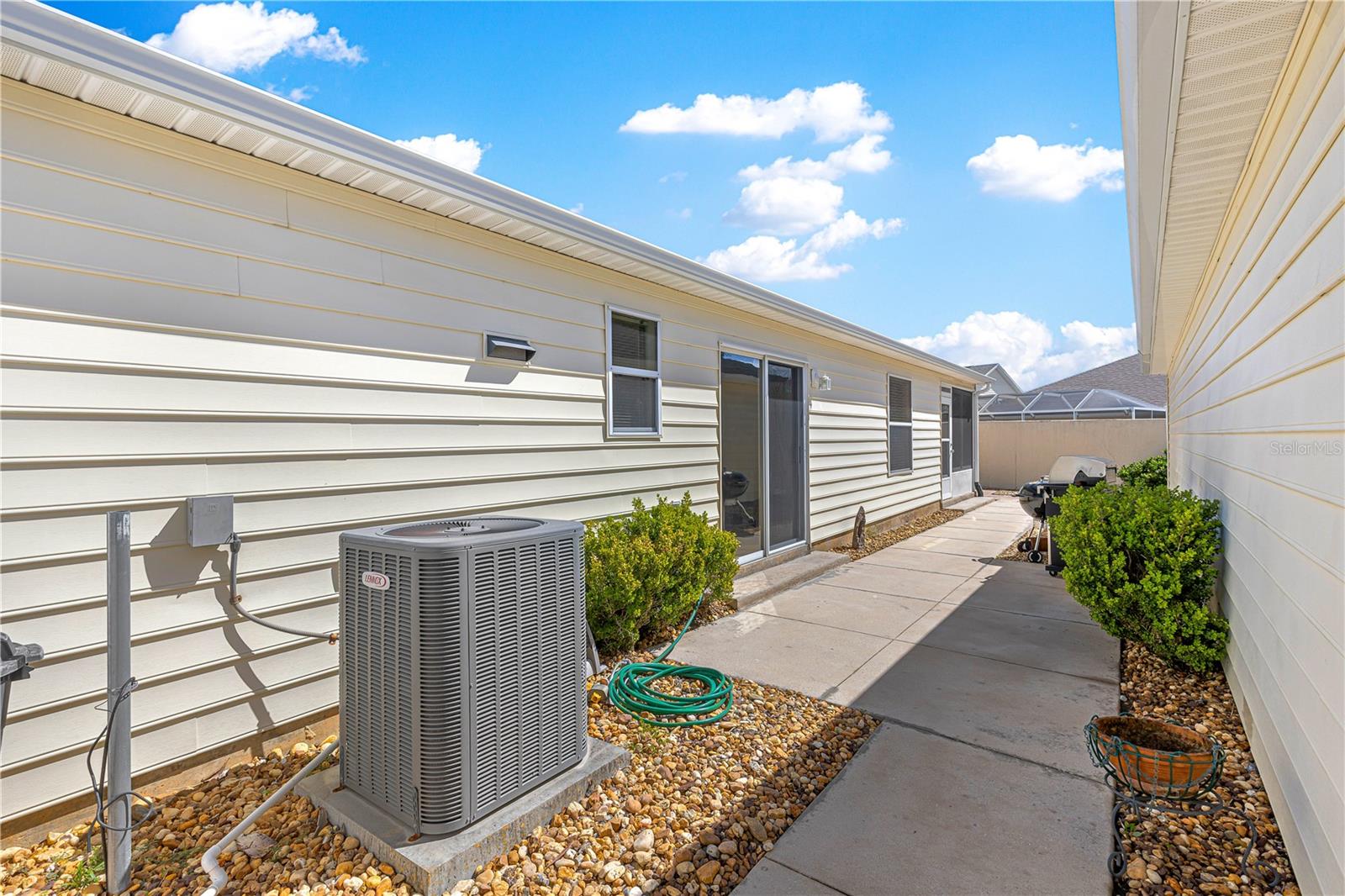 VILLAGES OF SUMTER VILLA ESCANDIDO - Residential