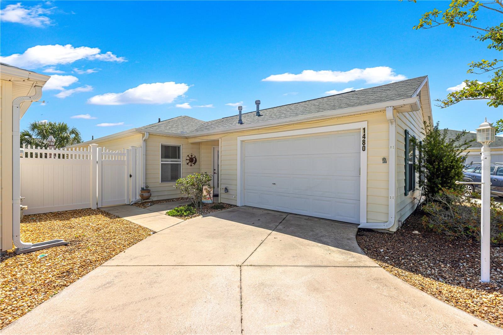 VILLAGES OF SUMTER VILLA ESCANDIDO - Residential