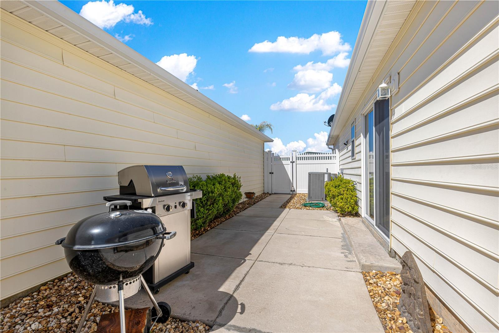 VILLAGES OF SUMTER VILLA ESCANDIDO - Residential