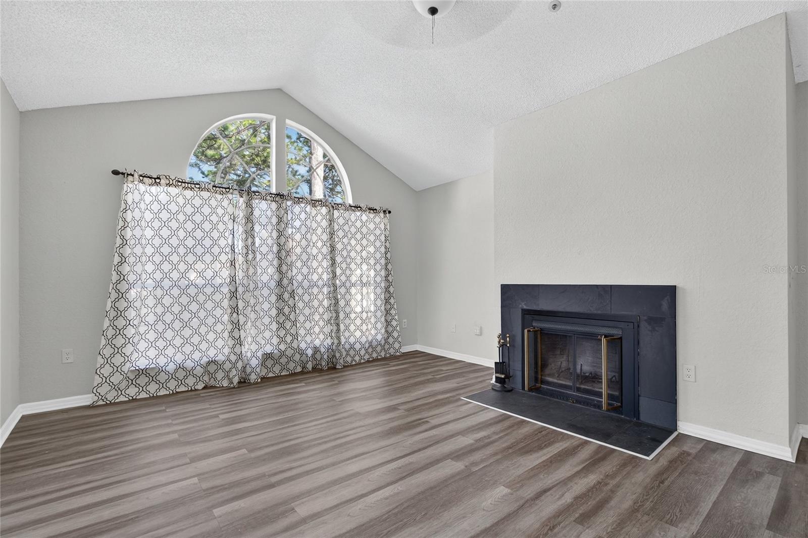 HIDDEN SPGS CONDO - Residential