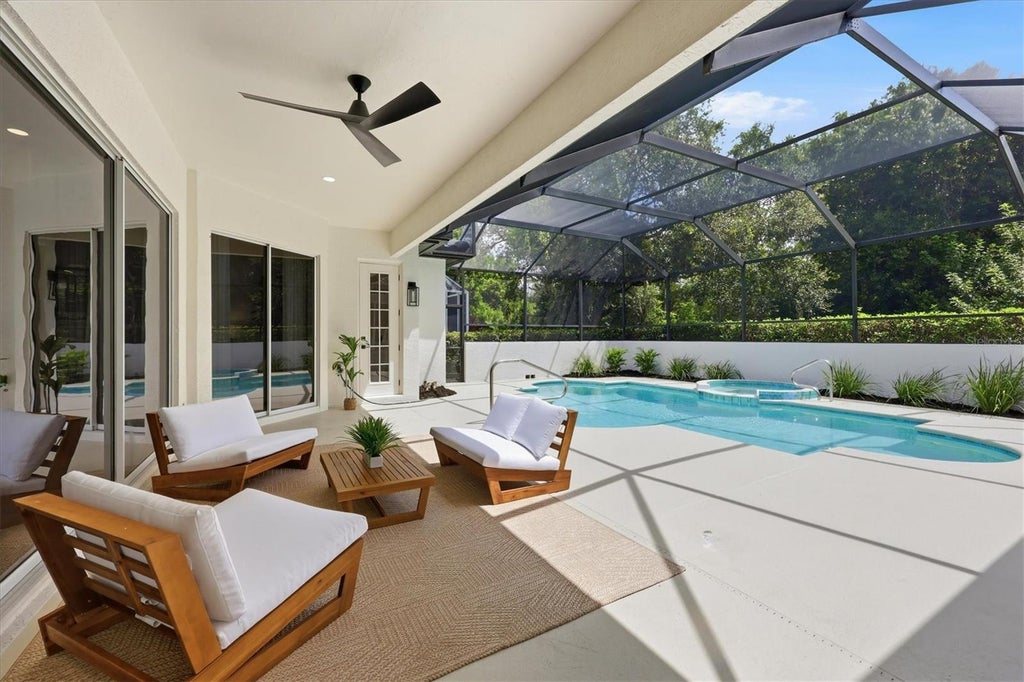 Photo of 7825 Wilton Crescent Circle, Bradenton, FL 34201 (MLS # A4702546)