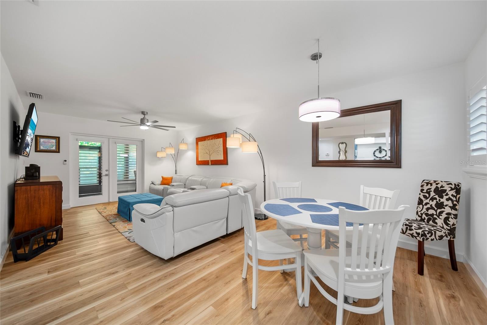 COUNTRY OAKS CONDO 01 - Residential