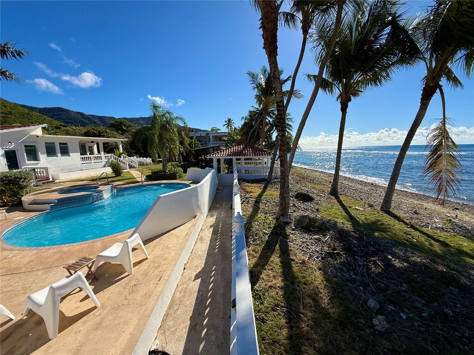 BEACH FRONT GUEST HOUSE - Residential