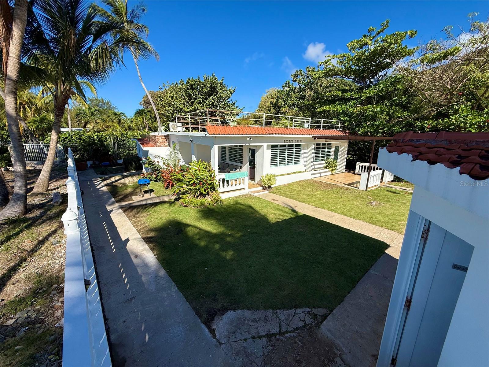 BEACH FRONT GUEST HOUSE - Residential