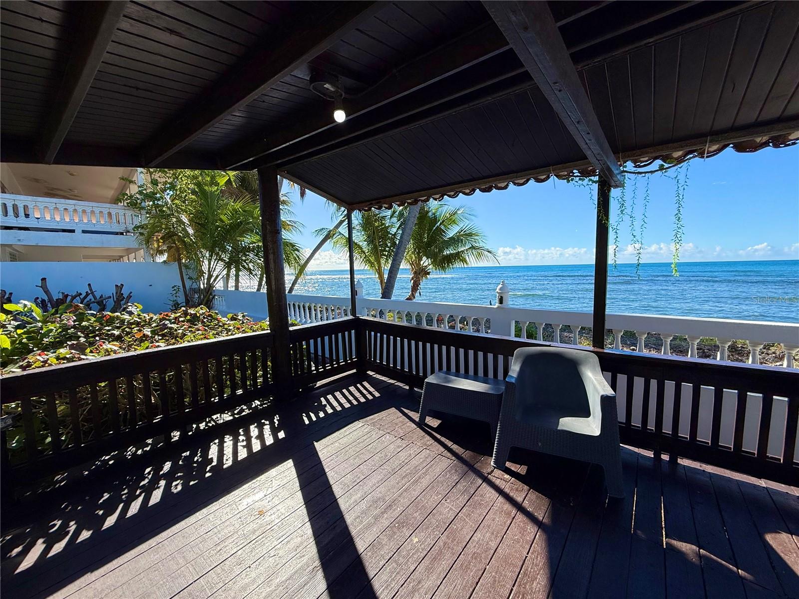 BEACH FRONT GUEST HOUSE - Residential