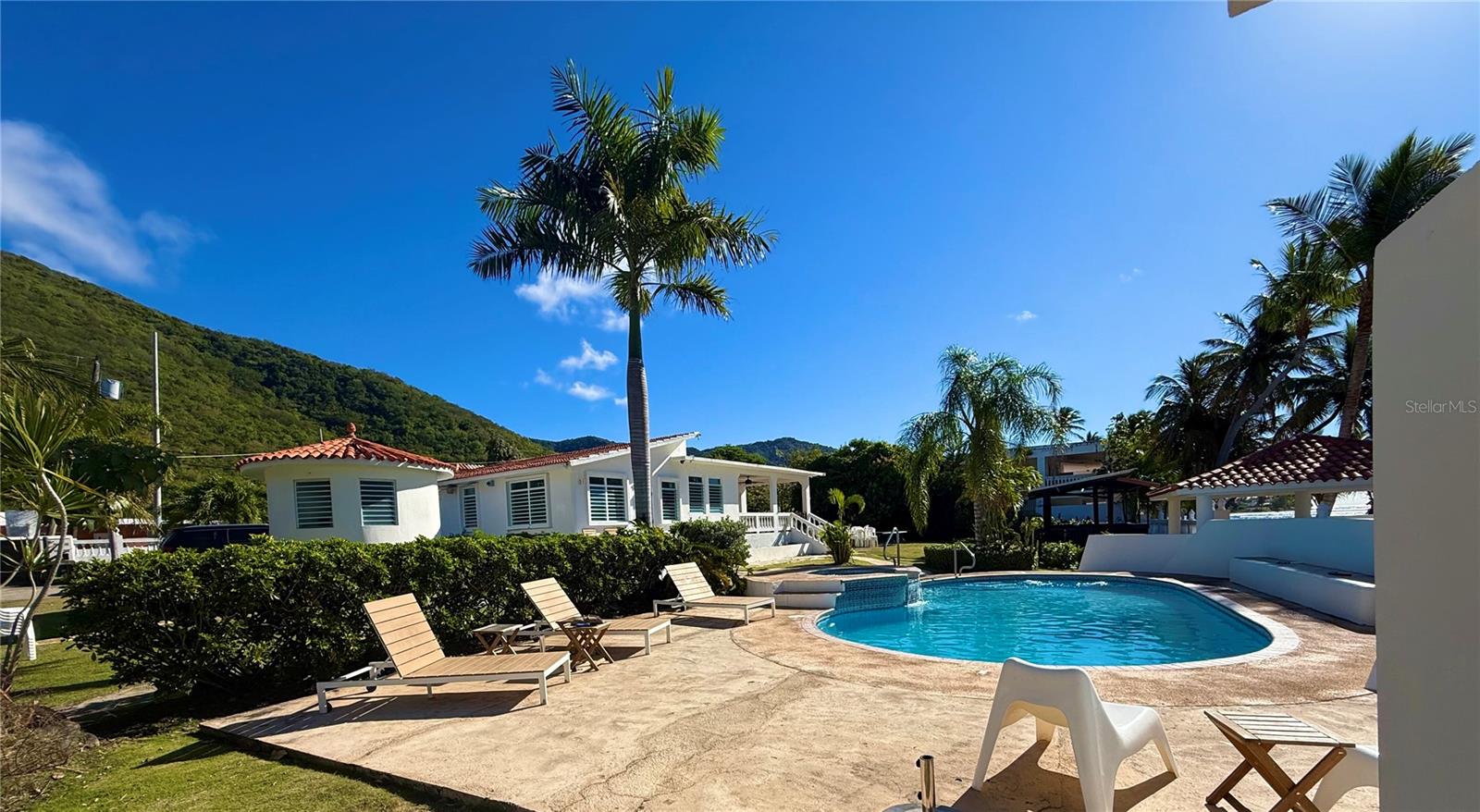 BEACH FRONT GUEST HOUSE - Residential