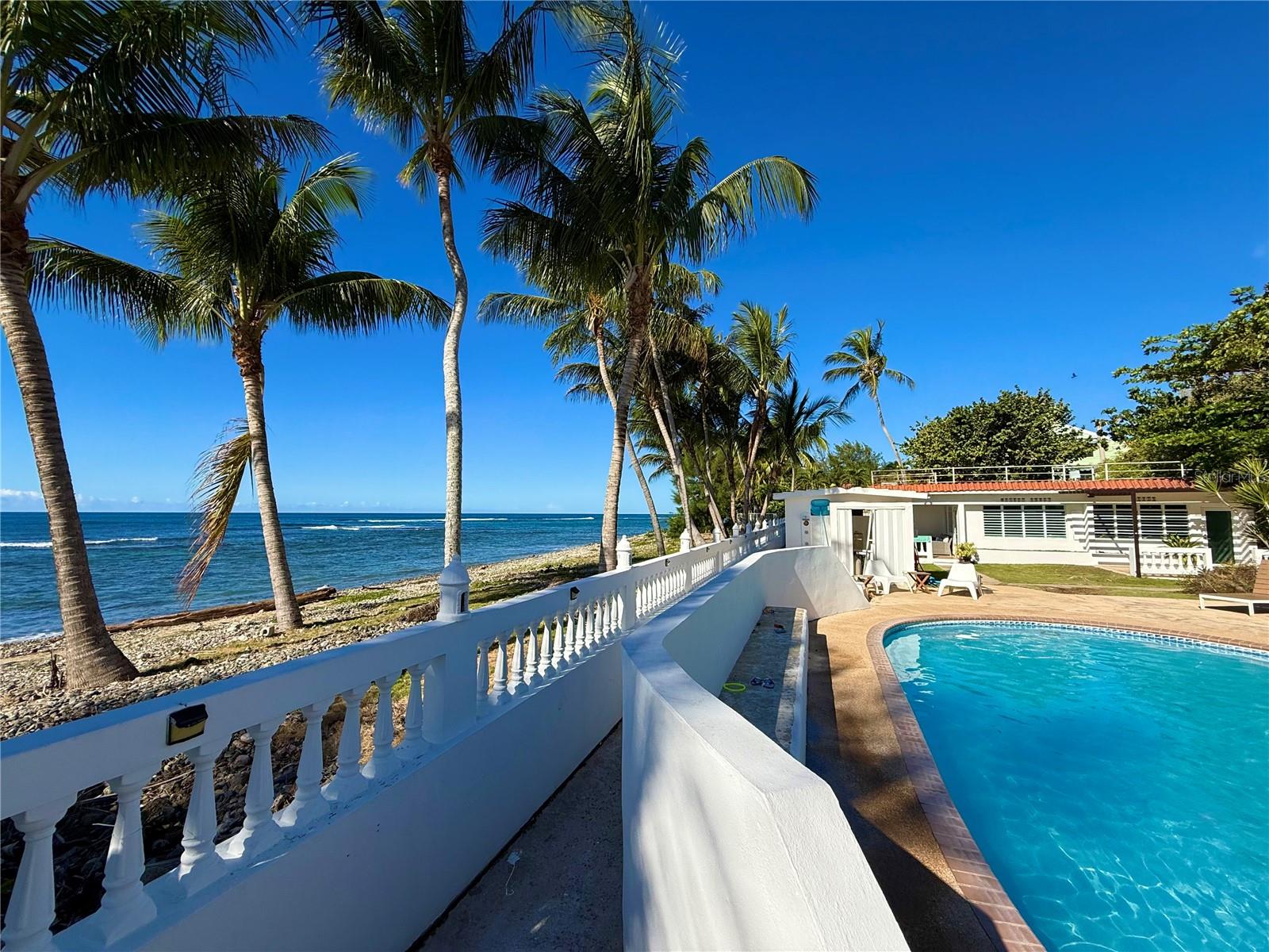 Carr #3 BEACH FRONT GUEST HOUSE