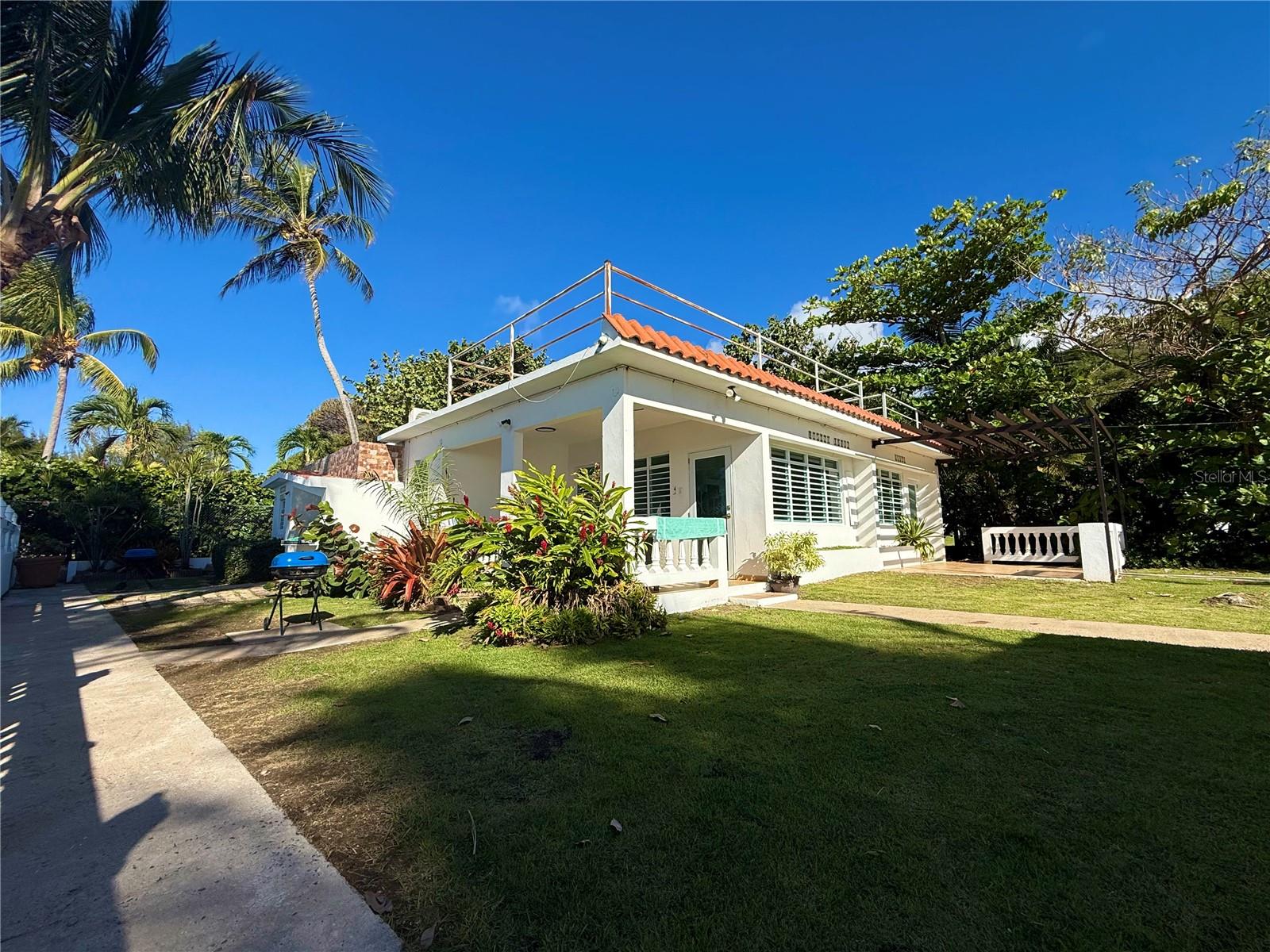 BEACH FRONT GUEST HOUSE - Residential