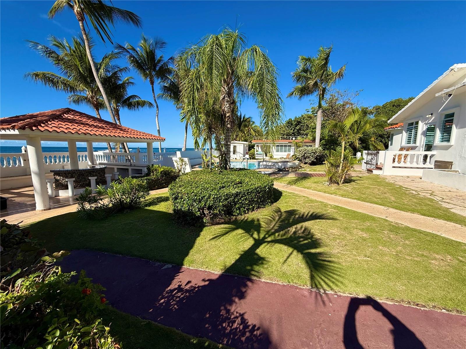 BEACH FRONT GUEST HOUSE - Residential