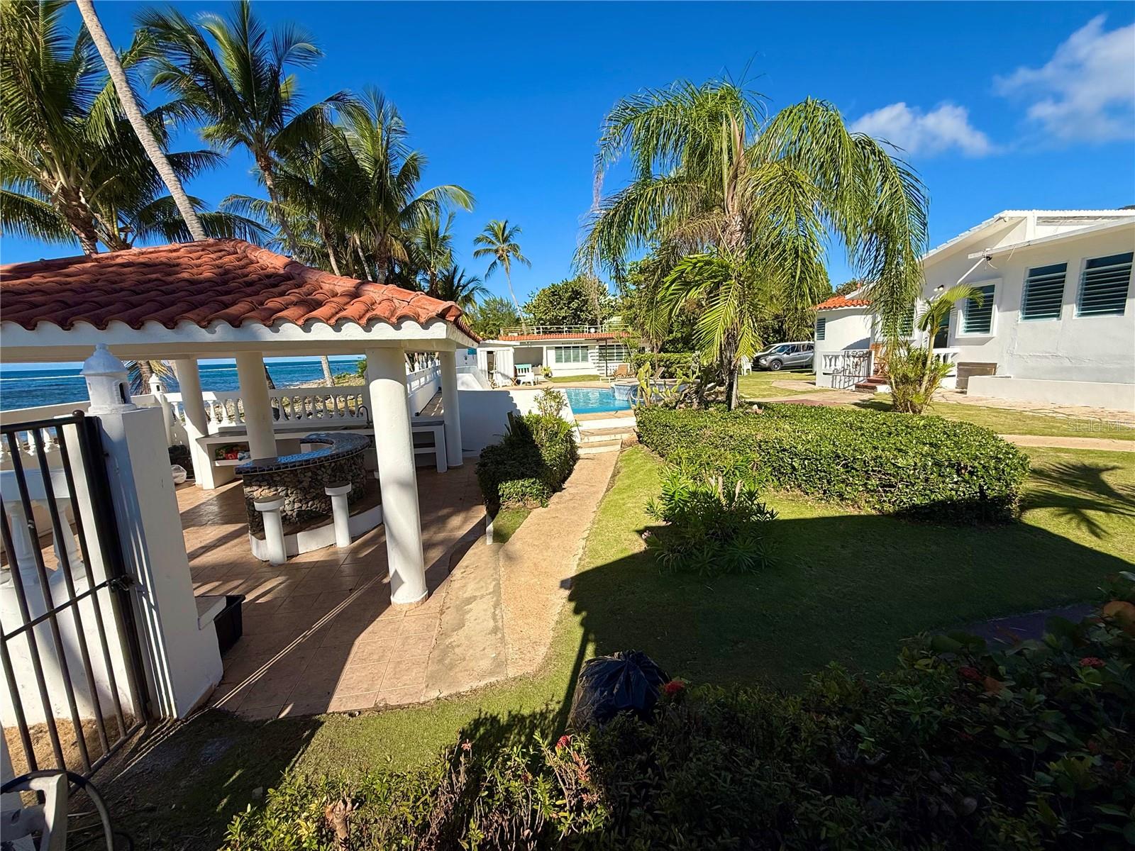 BEACH FRONT GUEST HOUSE - Residential