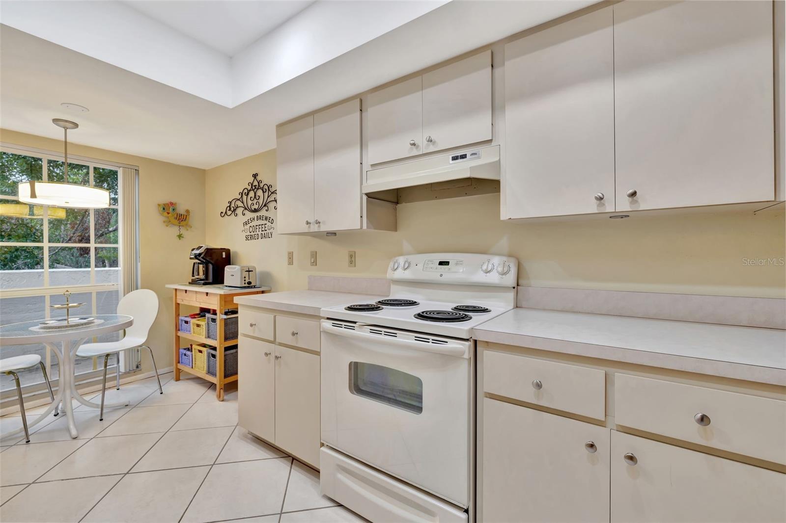 WEDGEWOOD LAKE - Residential