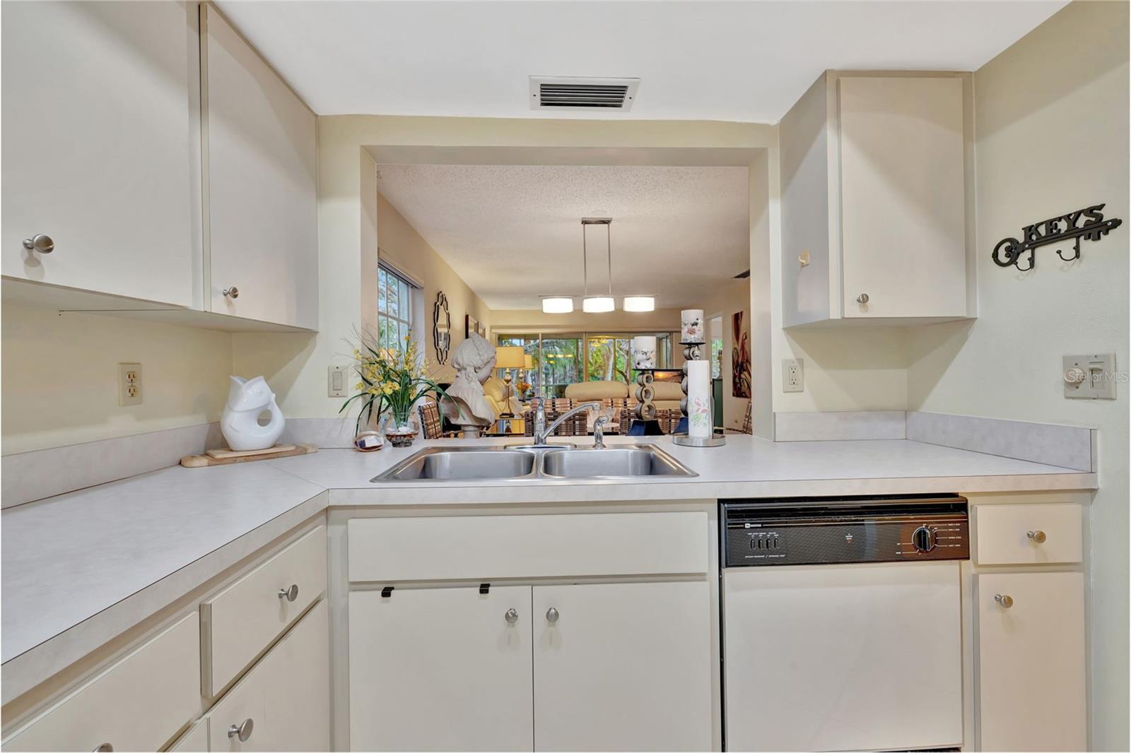 WEDGEWOOD LAKE - Residential