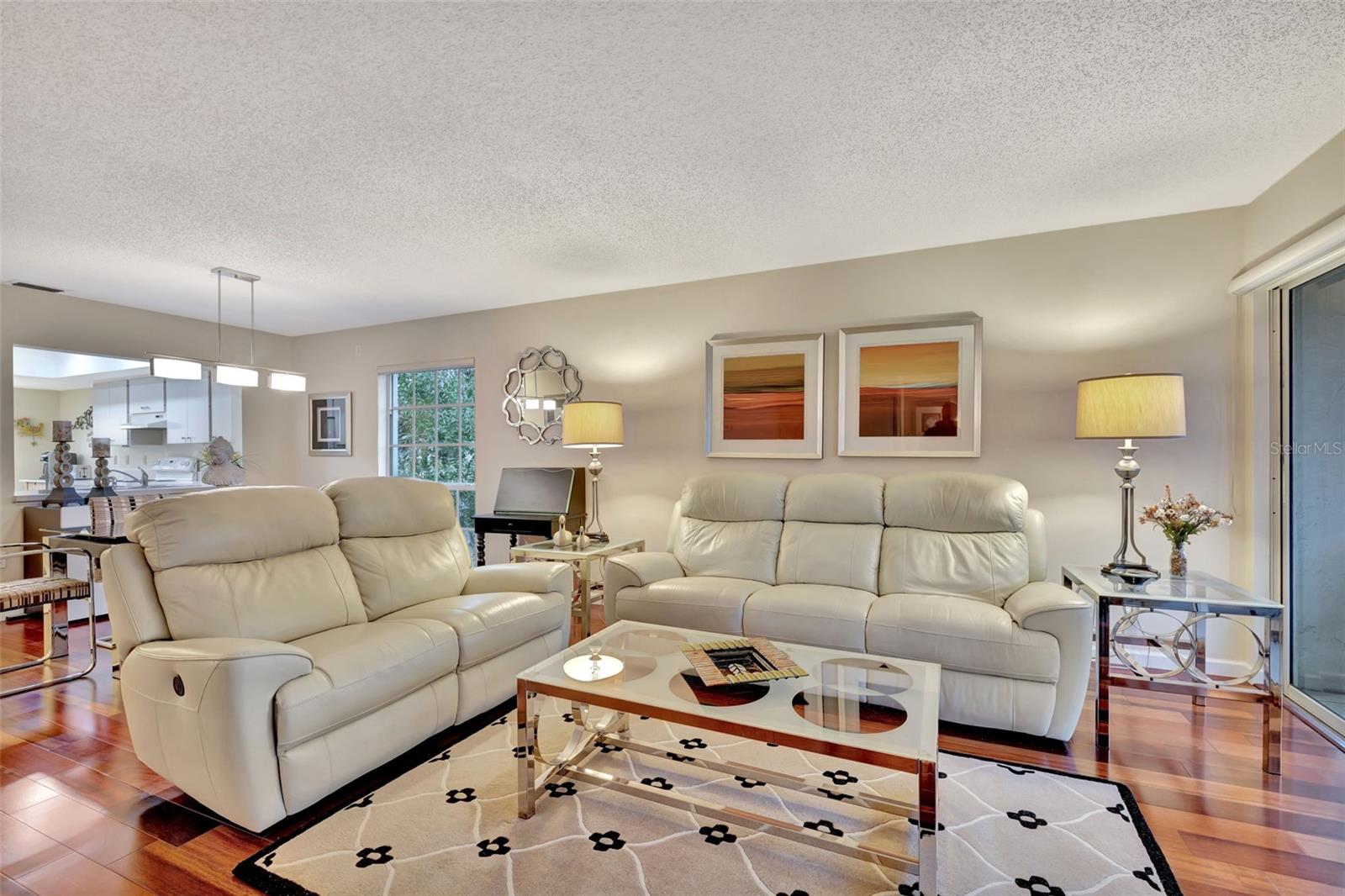 WEDGEWOOD LAKE - Residential