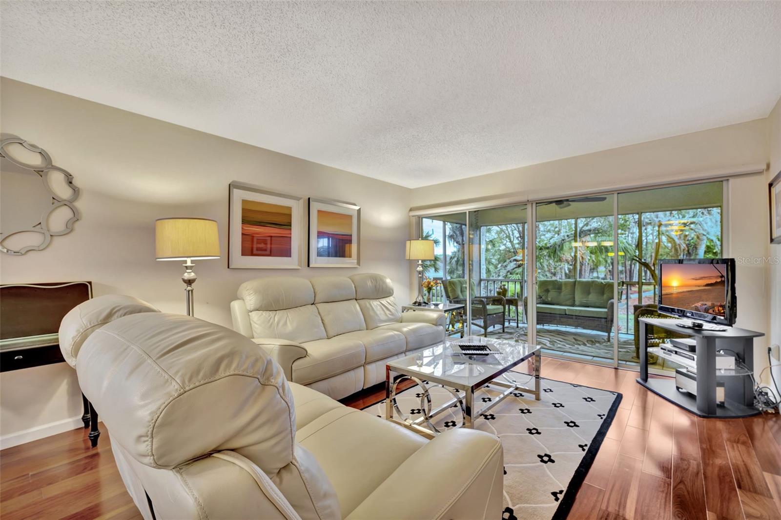 WEDGEWOOD LAKE - Residential