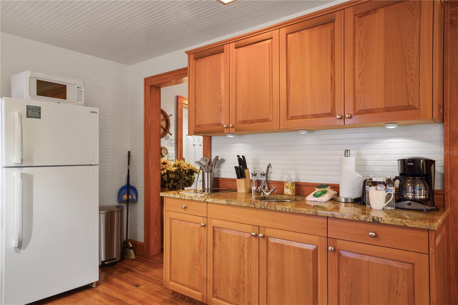 MOREY BEACH - Commercial Sale