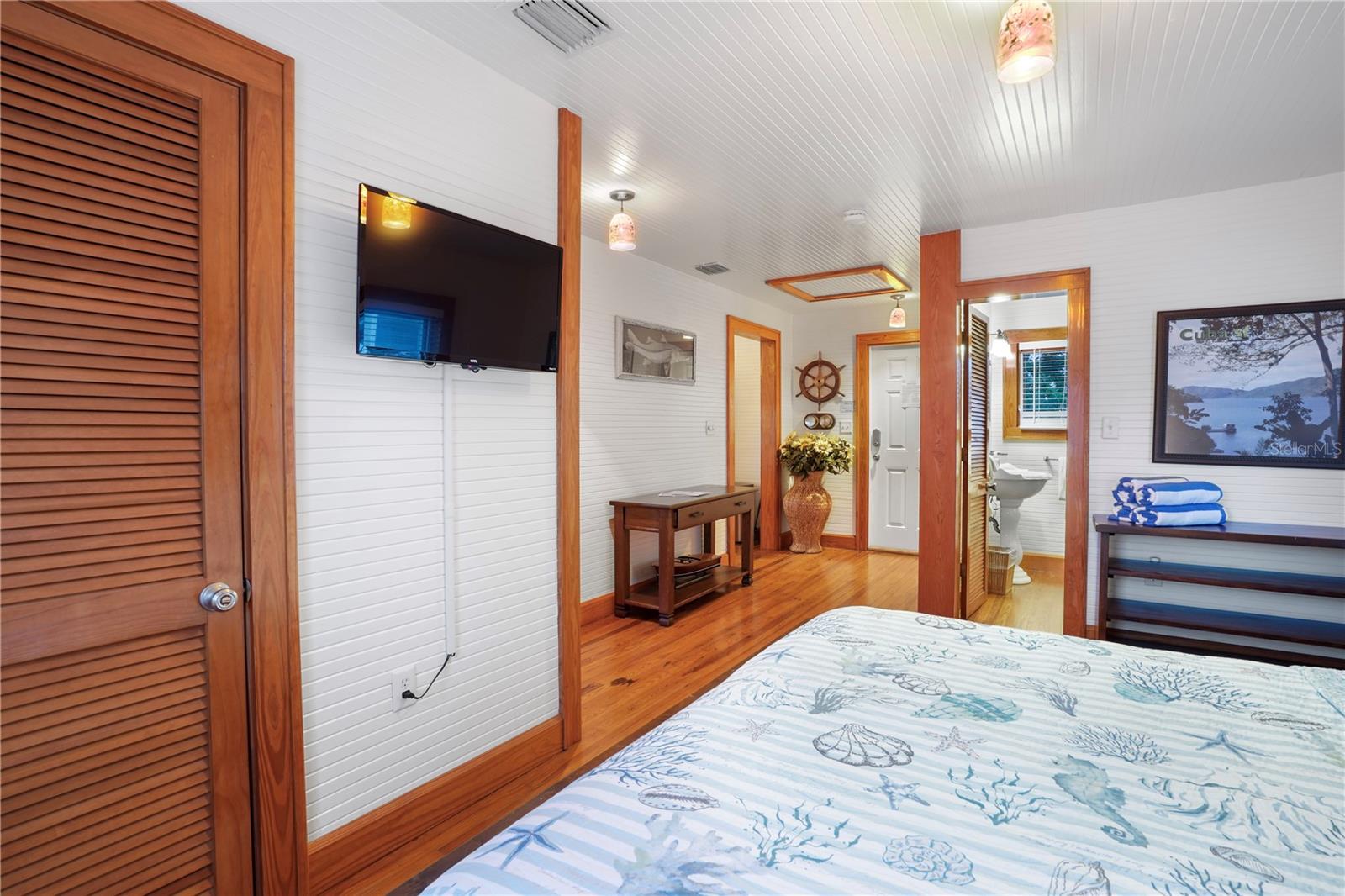 MOREY BEACH - Commercial Sale