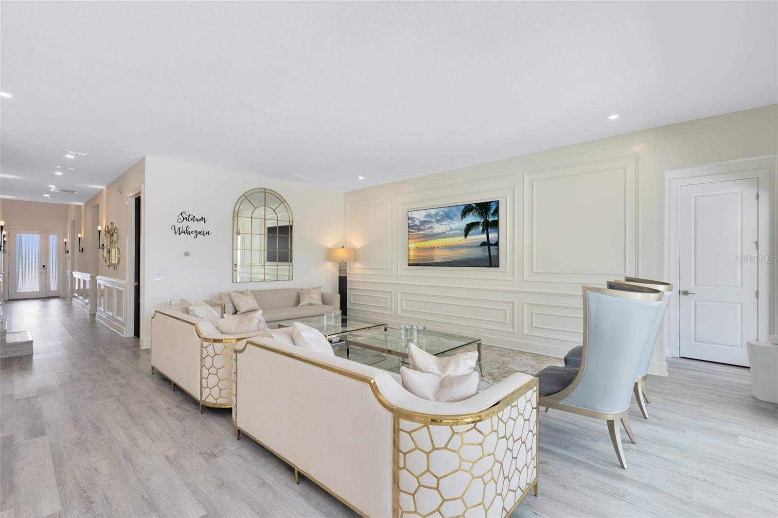 300 MUIRFIELD LOOP