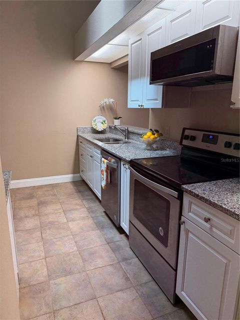 Tiny photo for 2315 SE 19th Circle, Ocala, FL 34471 (MLS # OM721989)