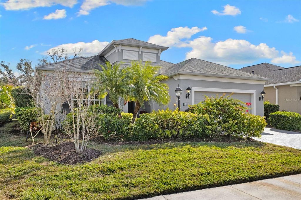 Photo of 6343 Laurel Wood Run, Sarasota, FL 34243 (MLS # A4680976)