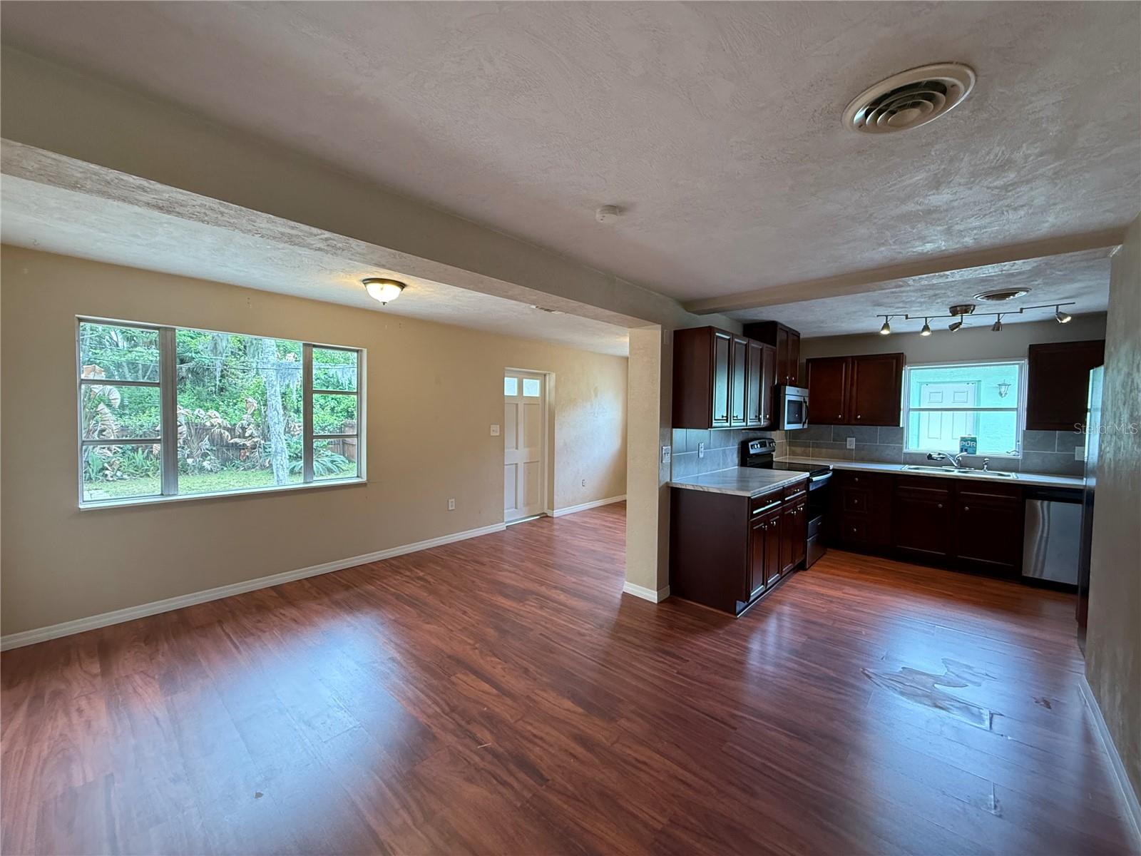 POINTER 01 - Residential