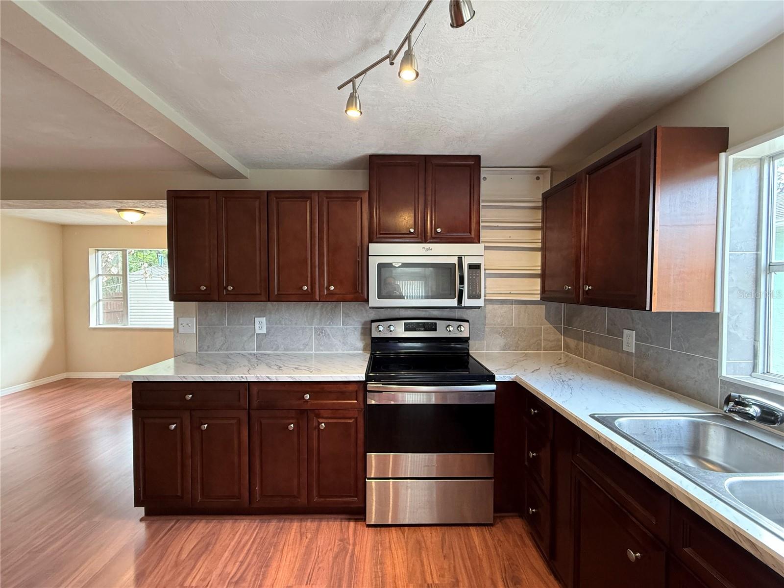 POINTER 01 - Residential