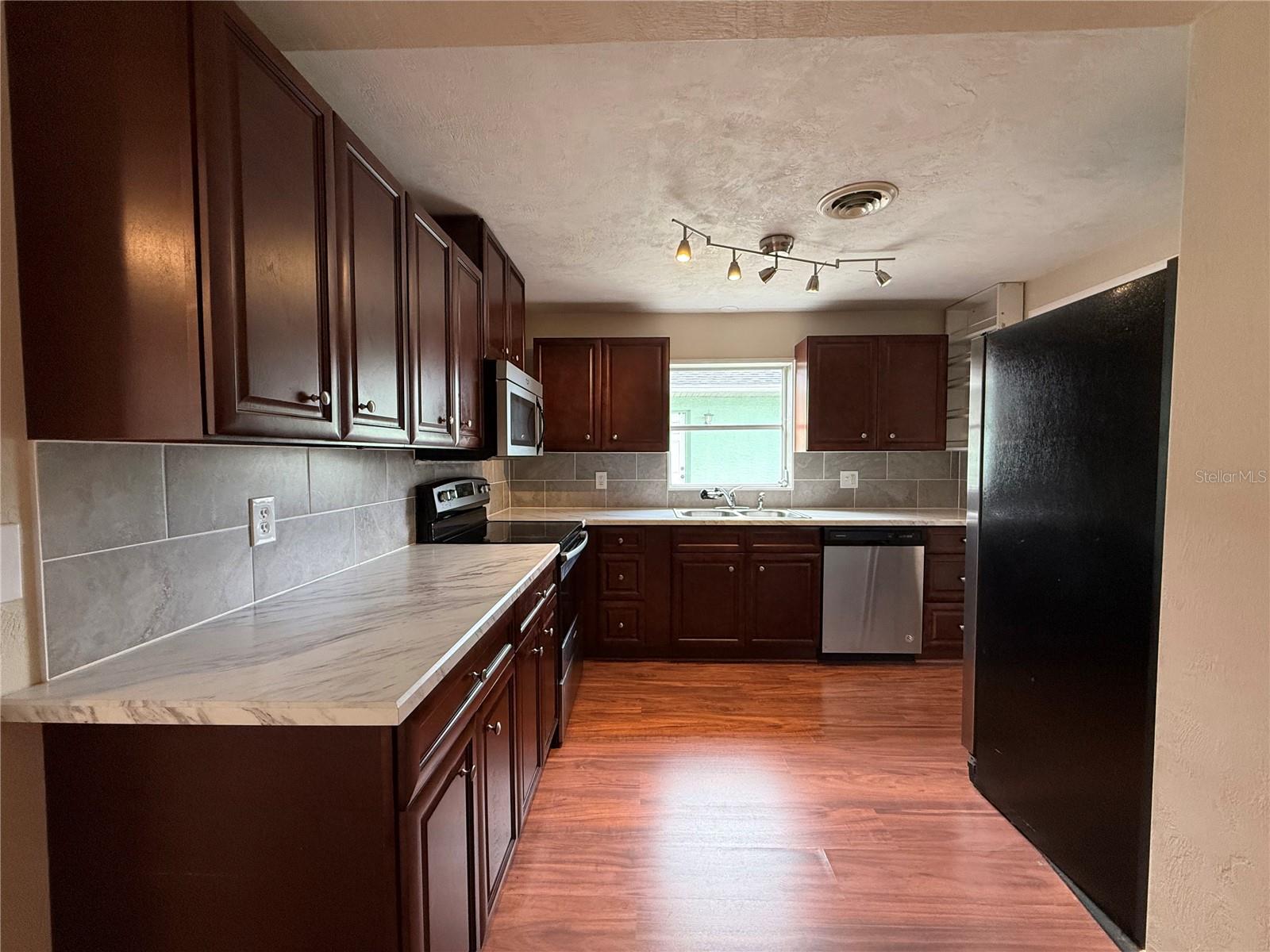 POINTER 01 - Residential