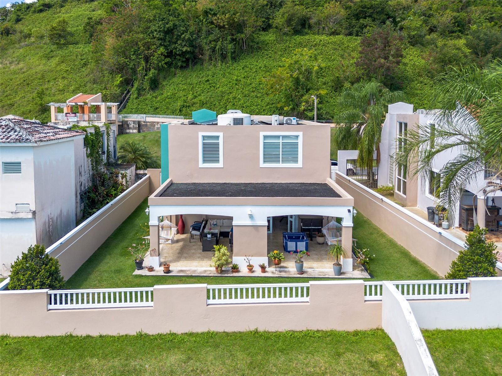 URB. MIRADERO - Residential