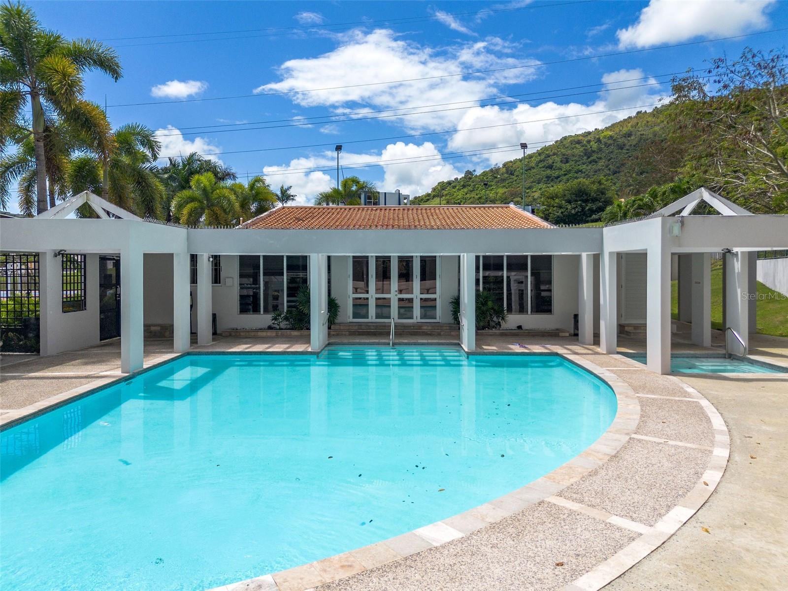 URB. MIRADERO - Residential