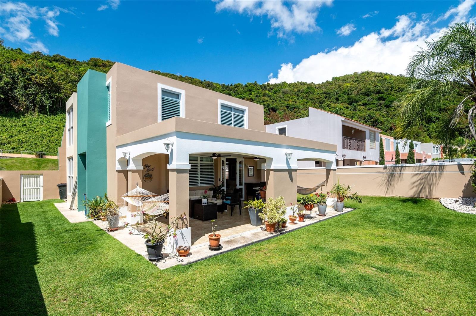 URB. MIRADERO - Residential