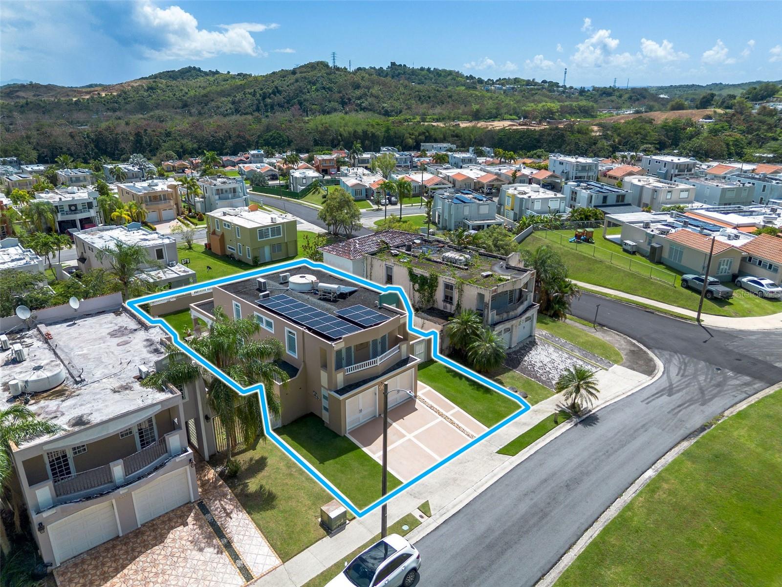 URB. MIRADERO - Residential