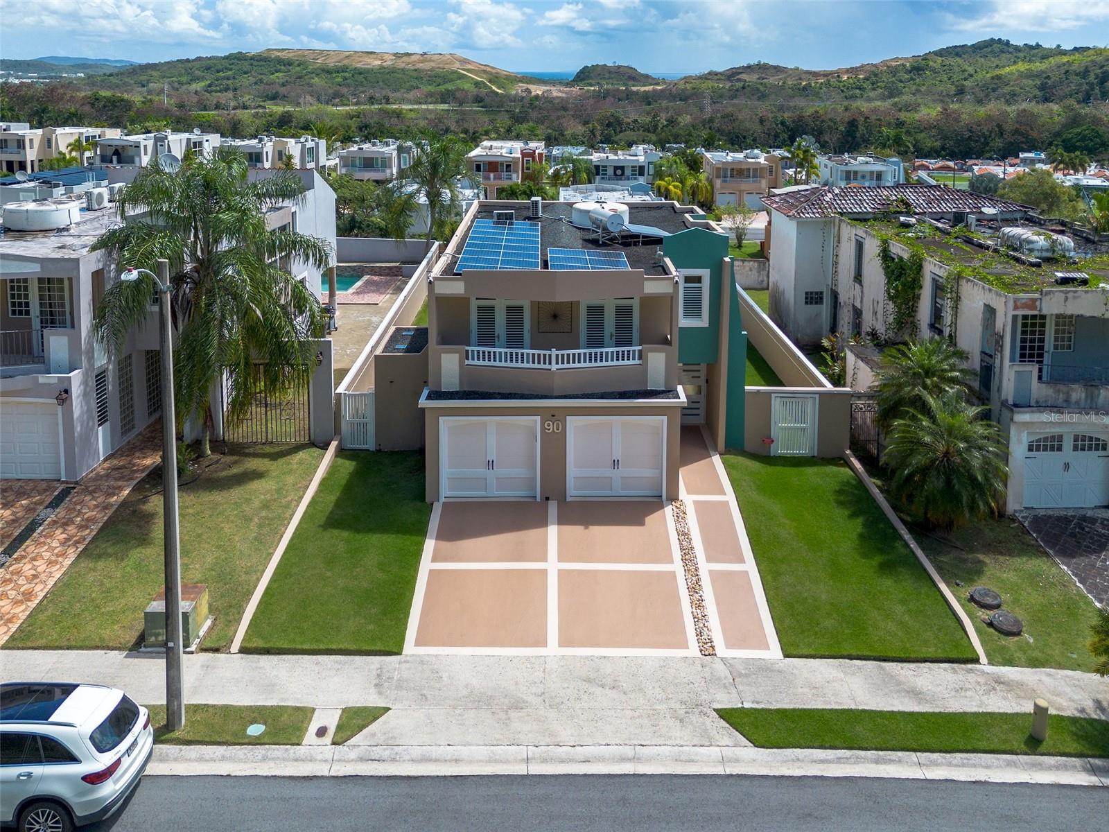 URB. MIRADERO - Residential