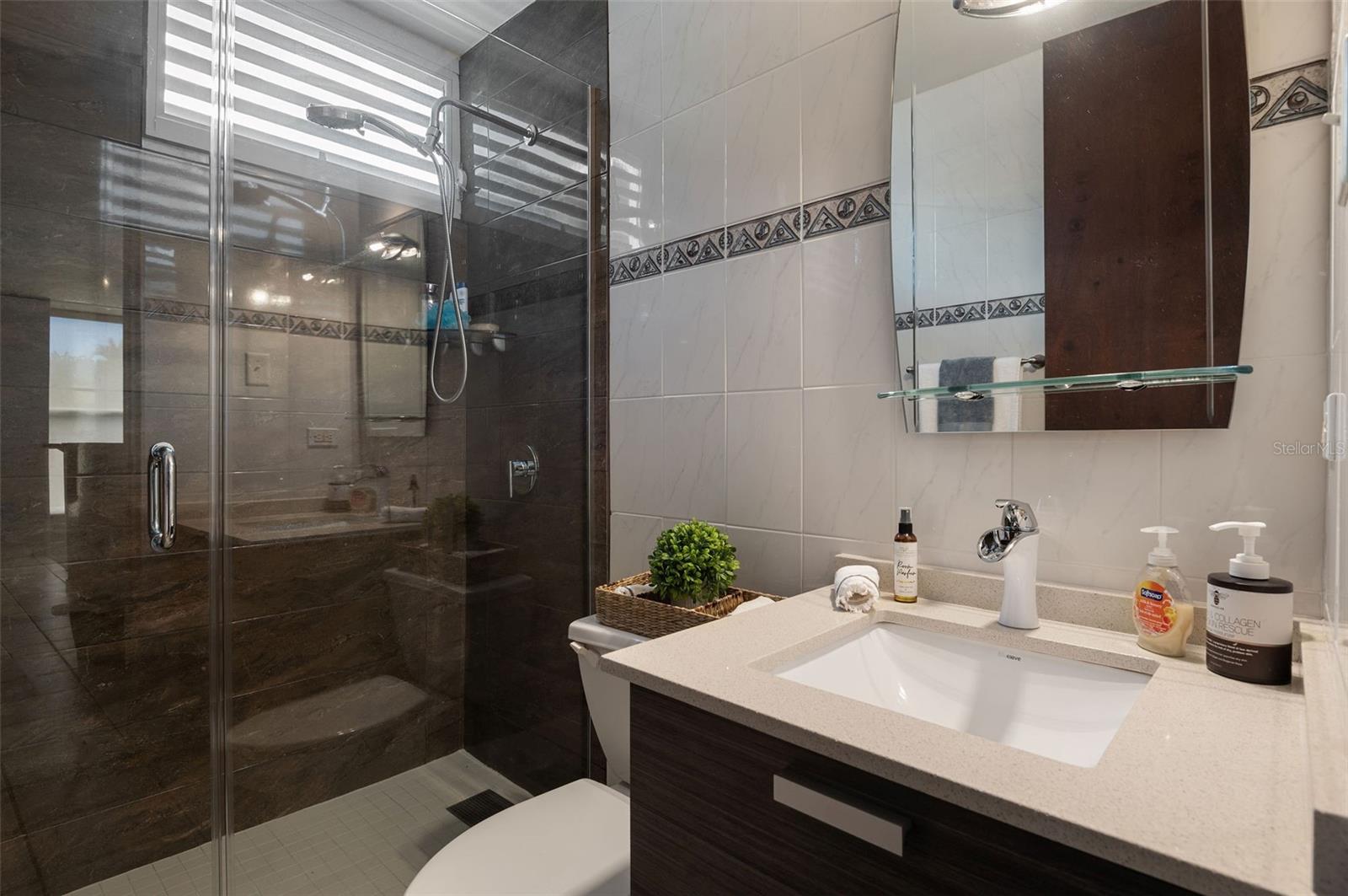 URB. MIRADERO - Residential